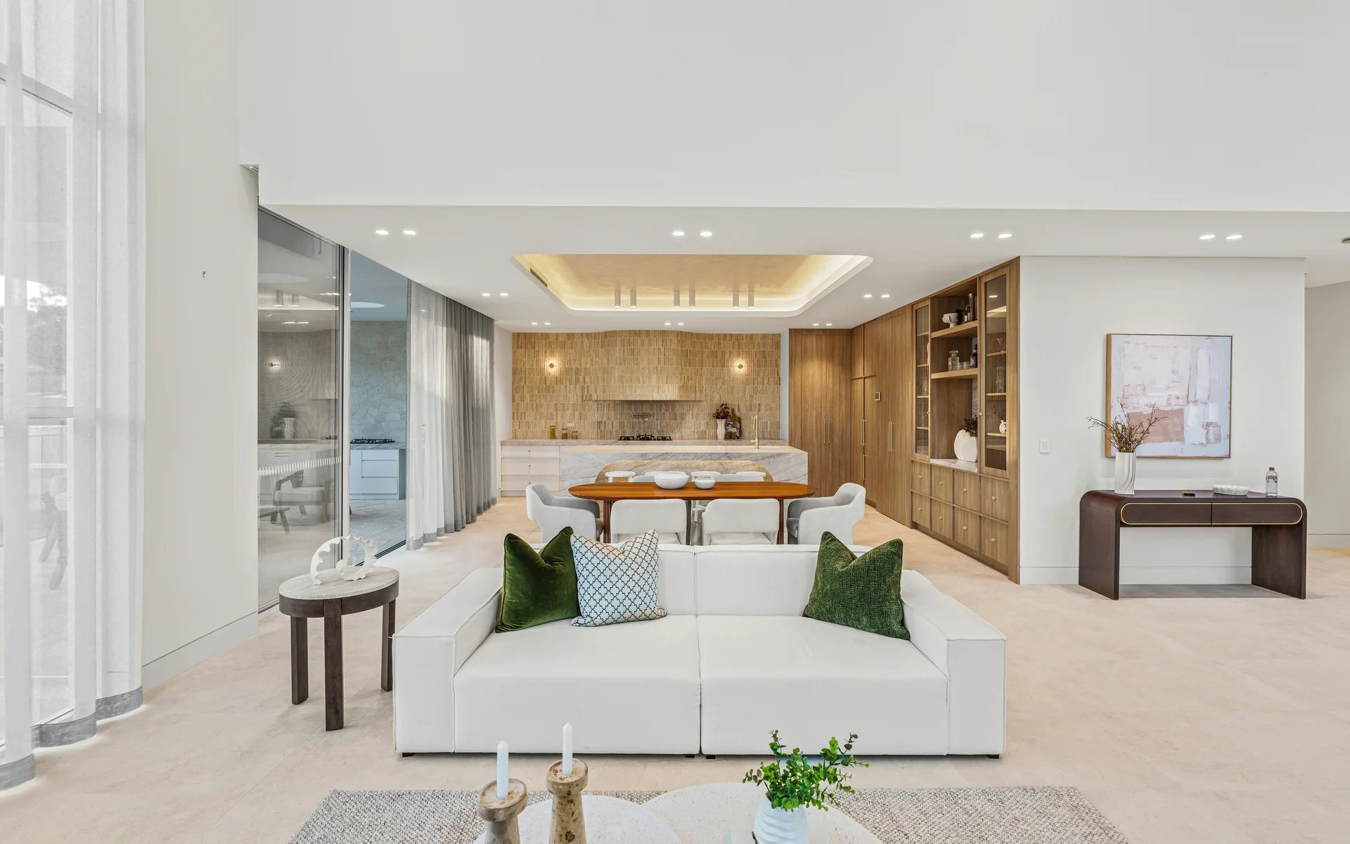 Interior renovado con acabados modernos